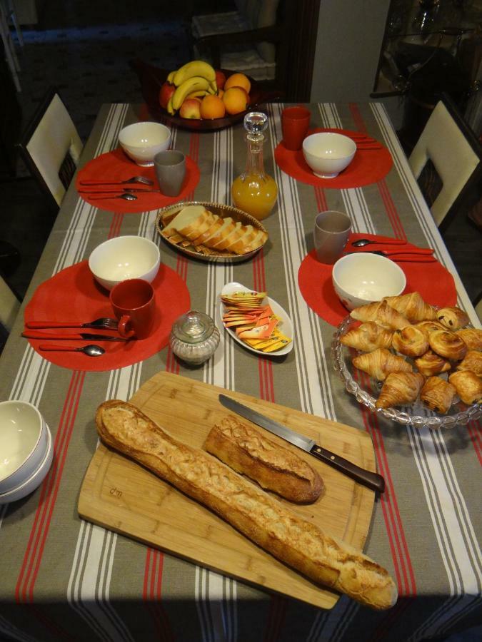 Châteaubernard Le Grillage A Poules Bed & Breakfast エクステリア 写真