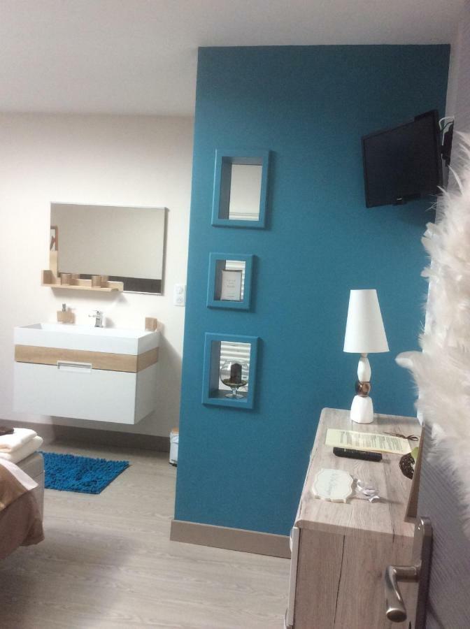 Châteaubernard Le Grillage A Poules Bed & Breakfast エクステリア 写真